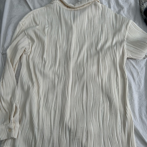 Cream Textured Button-Up Shirt - Picture 2 of 2